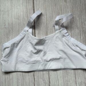 NEW Natori 755195 Limitless Convertible Wireless Sport Bralette White L